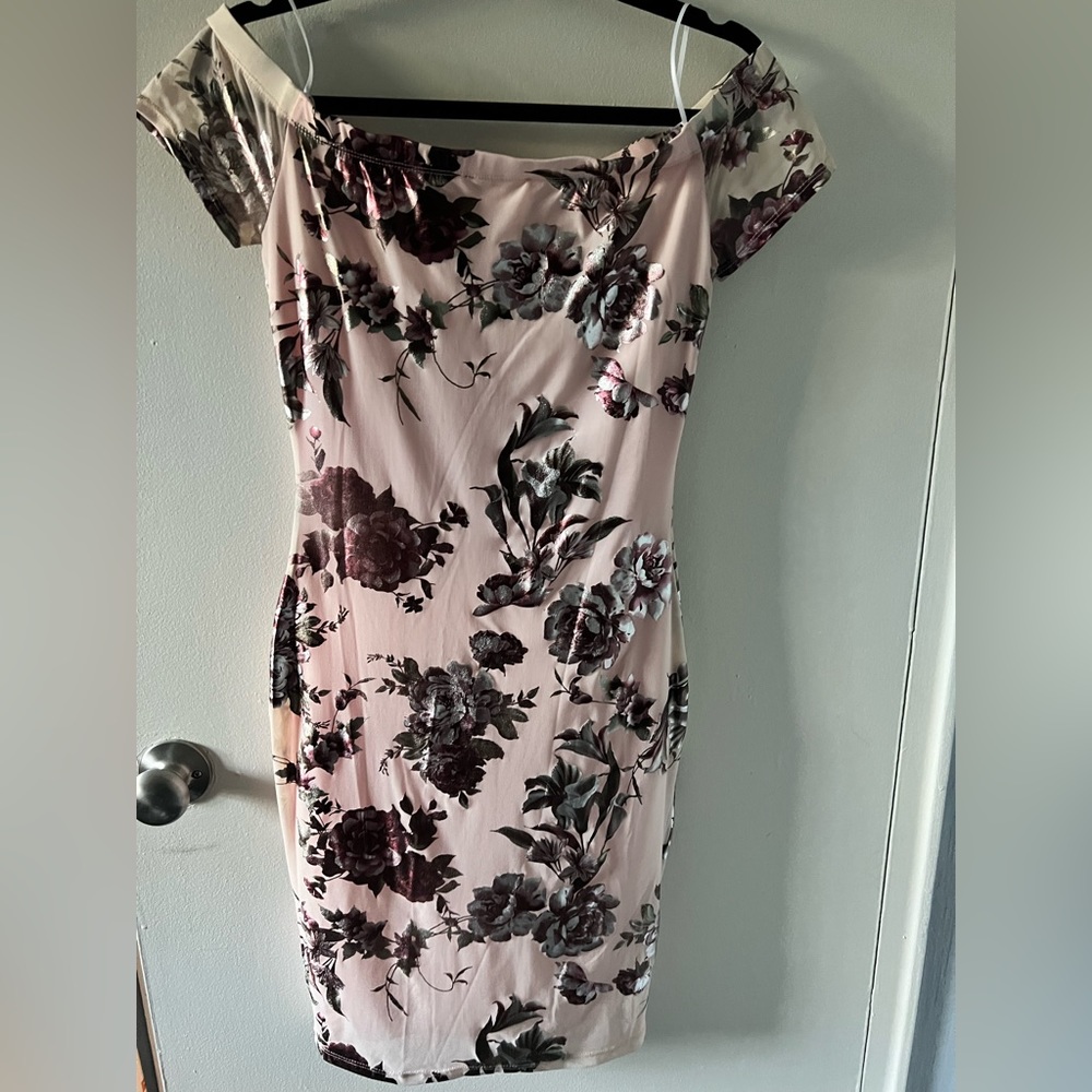 GUESS‎ Fitted Body Con Floral Rose Dress Size S